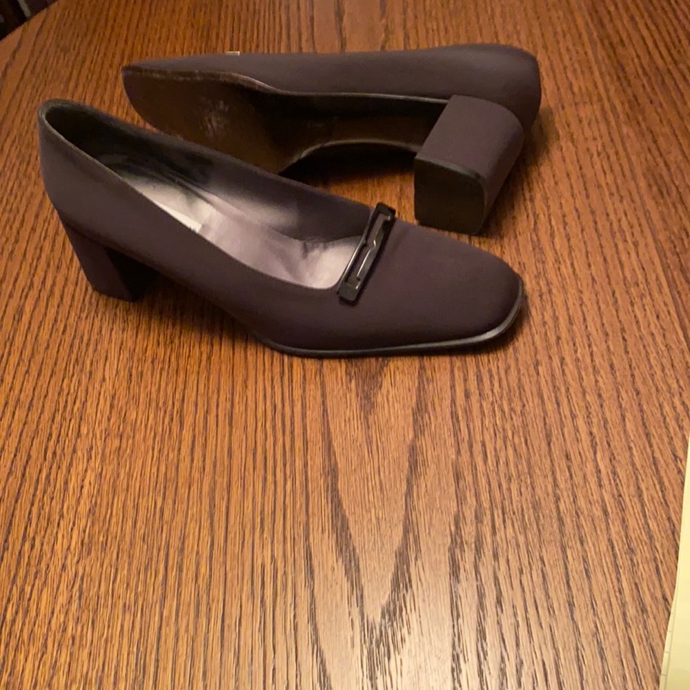 Bruno Magli silk satin classic block heel pumps